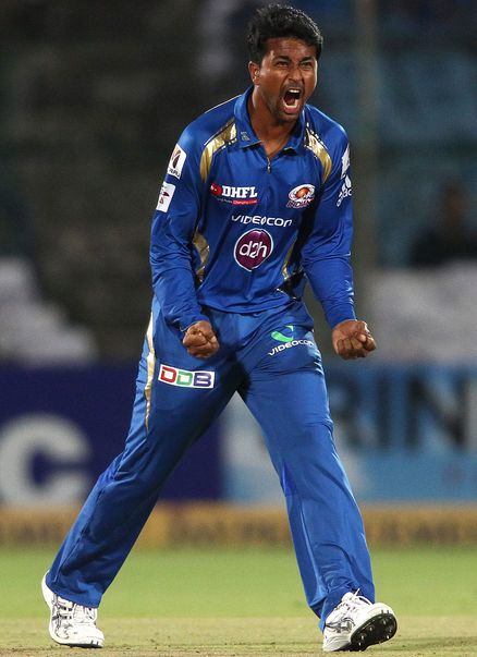 Pragyan Ojha Shows His Aggression After Taking A Wicket