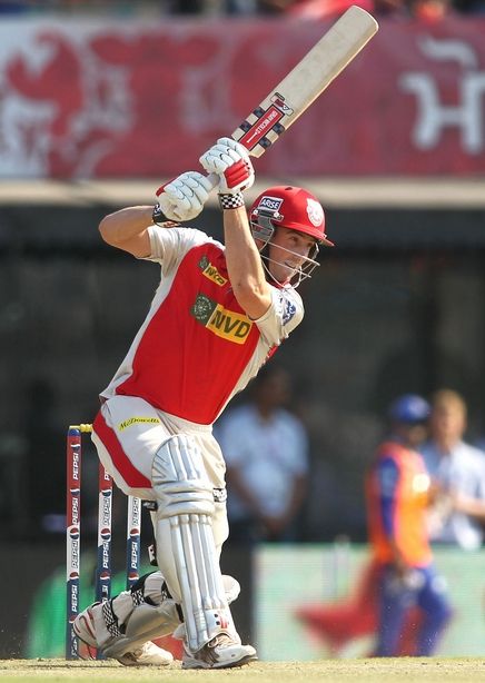 Shaun Marsh Lofts The Ball For a Four