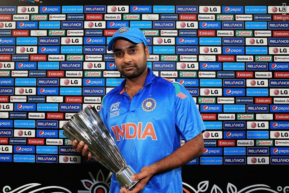 Amit Mishra with his Man of the Match Award