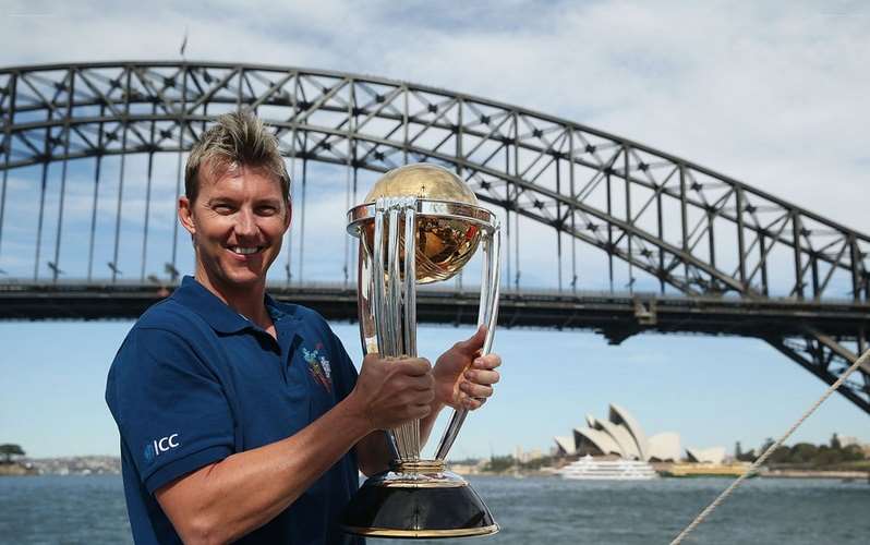 Brett Lee with pose with World Cup