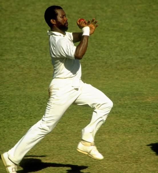 bowlers with best bouncers