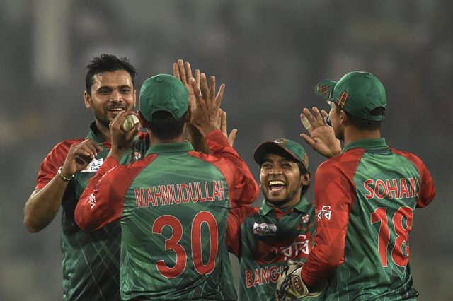Bangladesh cricket team celebrates the wicket