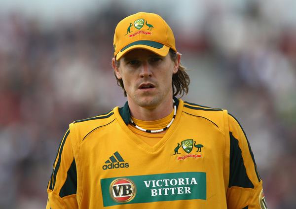 Nathan Bracken of Australia