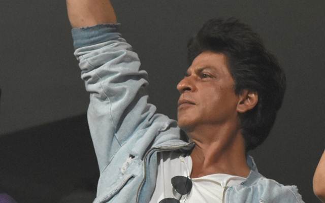 A fan asks Shah Rukh Khan if KKR can win IPL 2020 ...