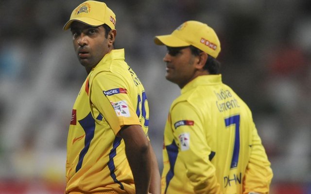 MS Dhoni and Ravi Ashwin