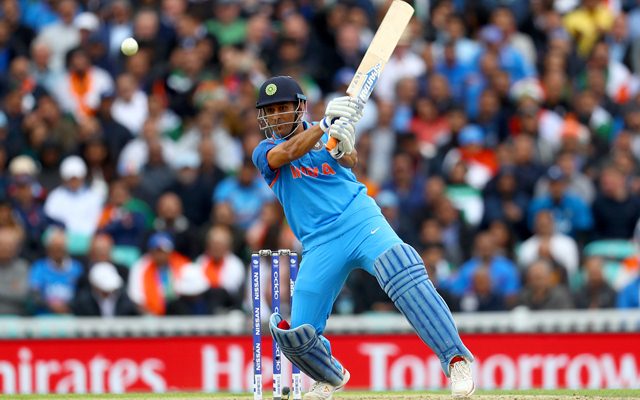 MS Dhoni likely to miss out on top BCCI contract