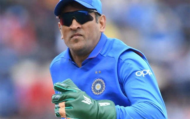 MS Dhoni gloves
