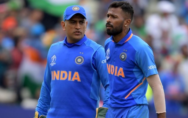 Mahendra Singh Dhon with Hardik Pandya