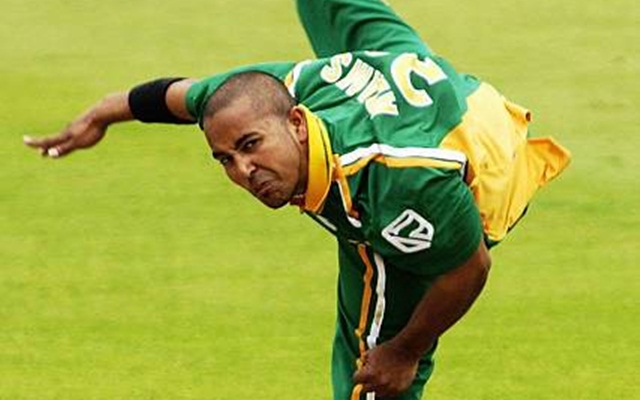 5 Weirdest bowling actions in cricket history