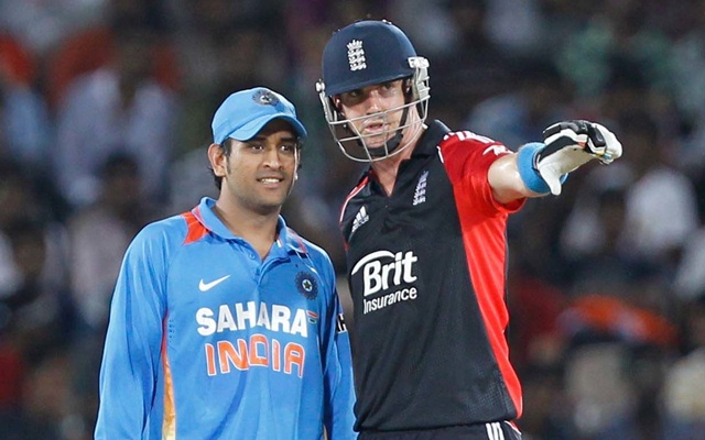 MS Dhoni and Kevin Pietersen