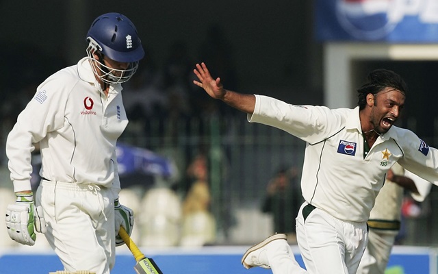 Liam Plunkett and Shoaib Akhtar