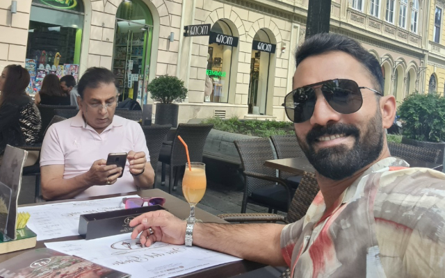 Dinesh Karthik and Sunil Gavaskar