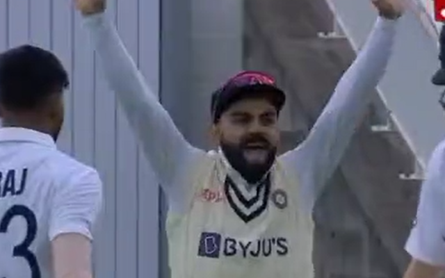 Virat Kohli dancing